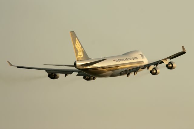 Boeing 747-400 (9V-SFJ)