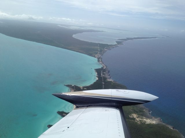 Cessna 340 (N200GC) - In route to Governors Harbor (MYEM) flying over the Glass Bridge on Eleuthera Island that Separates the Caribbean from the Atlantic