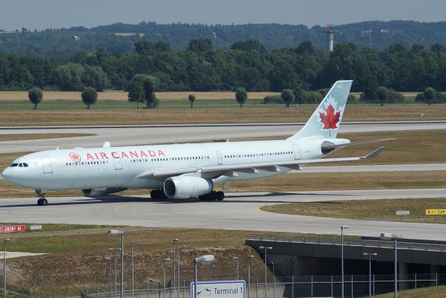 Airbus A330-300 (C-GHKW) - Air Canada A330-343X cn408