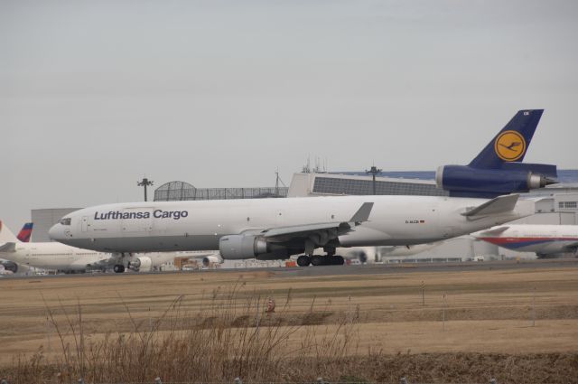 Boeing MD-11 (D-ALCB) - Departure at Narita Intl Airport 34L on 2009/12/29