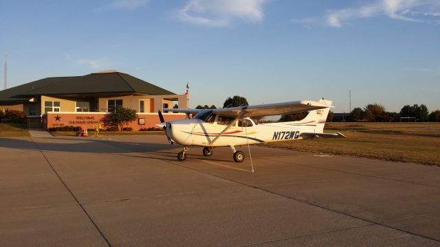 Cessna Skyhawk (N172WG) - On the ground at KSLR Sulphur Springs, Tx.