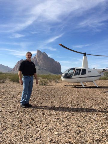 Robinson R-44 (N70KA) - Dean Houseman in the desert, Alec Street at the controls