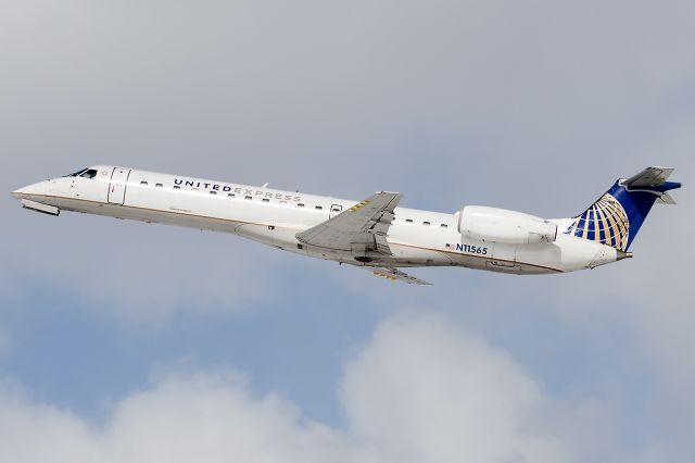 Embraer ERJ-145 (N11565)