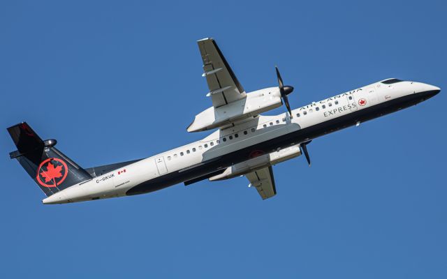 de Havilland Dash 8-400 (C-GKUK)