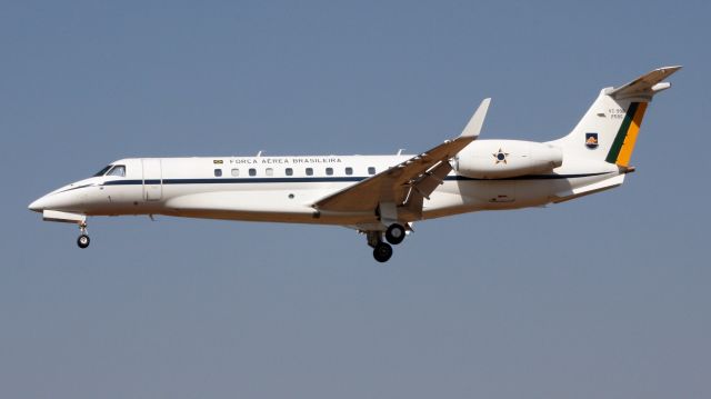 Embraer ERJ-135 (FAB2585)