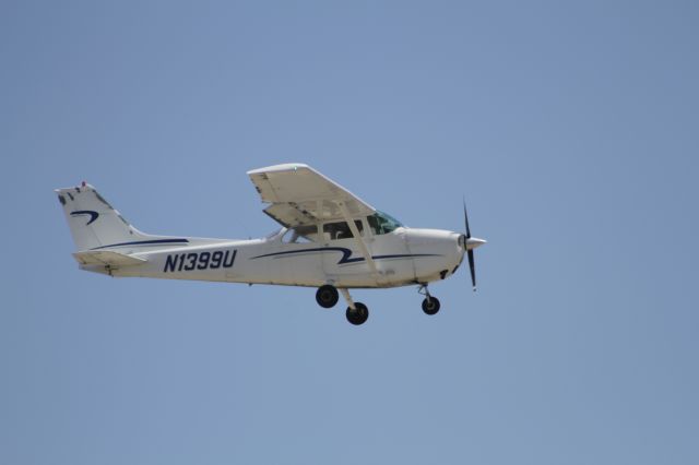 Cessna Skyhawk (N1399U)