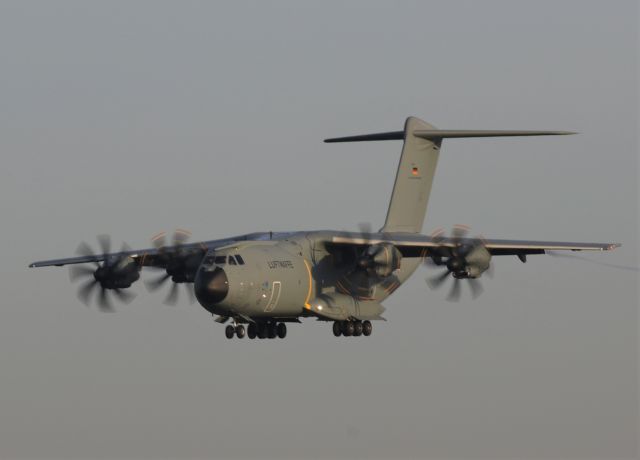 AIRBUS A-400M Atlas (5427) - Landing and departing German A400M at  Eindhoven Airbase in the morning