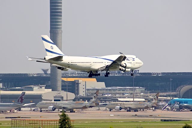 Boeing 747-400 (4X-ELD)