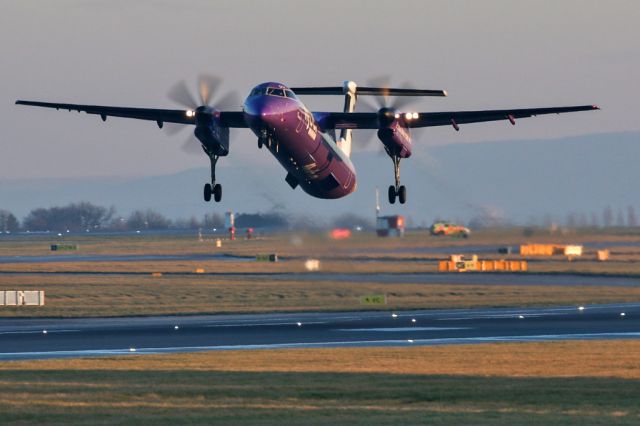 de Havilland Dash 8-400 (G-JEDU) - BEE472 on the short ho back to Belfast.