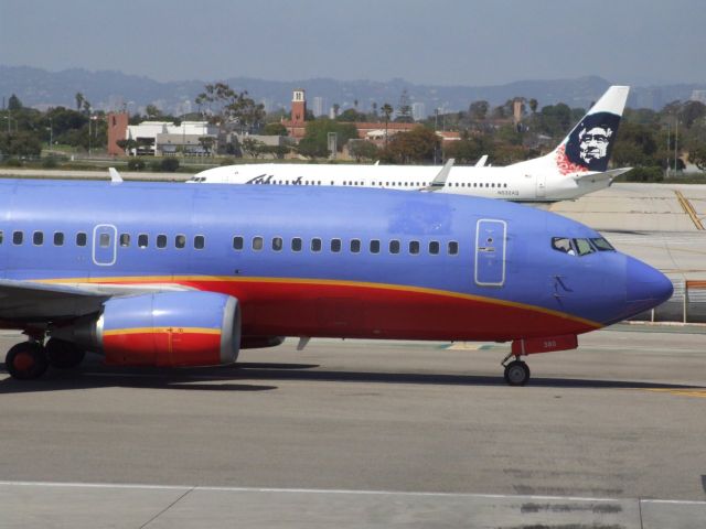 BOEING 737-300 (N380SW)