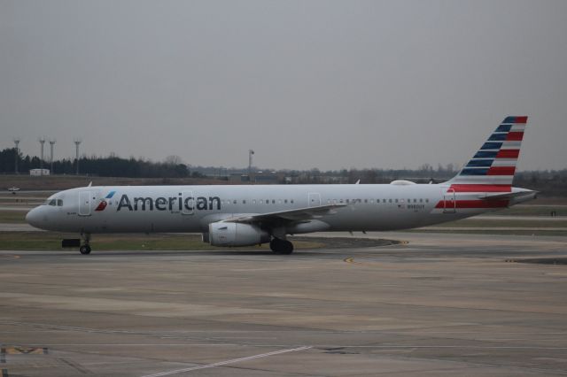 Airbus A321 (N980UY)