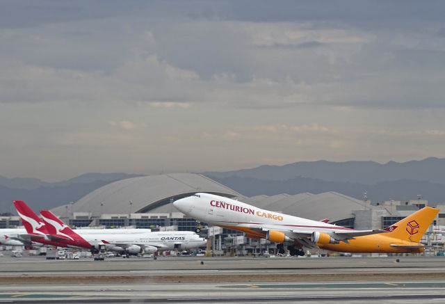 Boeing 747-400 (N902AR)