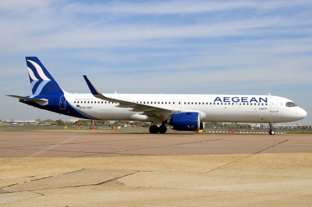 Airbus A321neo (SX-NAP) - Taxiing to Stand 226 on 8-Apr-25 operating flight AEE601 from LGAV.