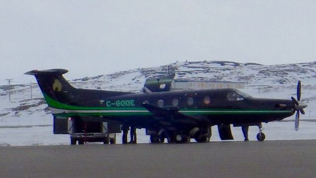 Pilatus PC-12 (C-GODE) - Snowing and Windy in Iqaluit, Nunavut