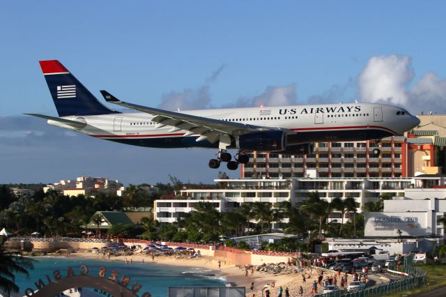 Airbus A330-200 (N288AY) - 70 years of spectacular landing over Maho Beach.