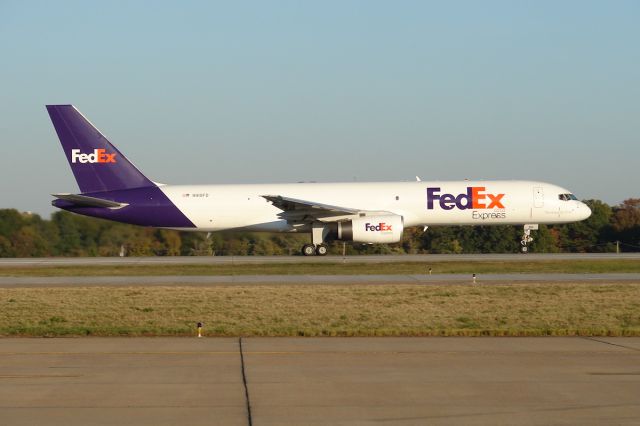 Boeing 757-200 (N910FD)
