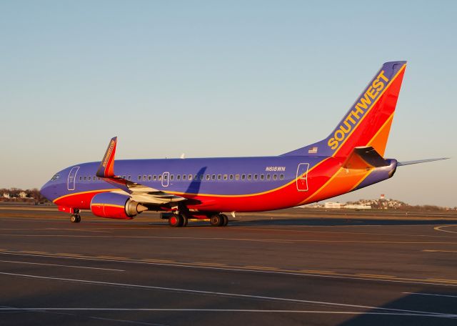 Boeing 737-700 (N618WN) - LUV @ KBOS Logan !