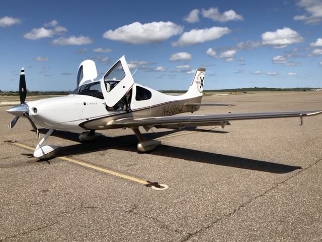 Cirrus SR-22 (N499RJ) - Visiting Grandkids