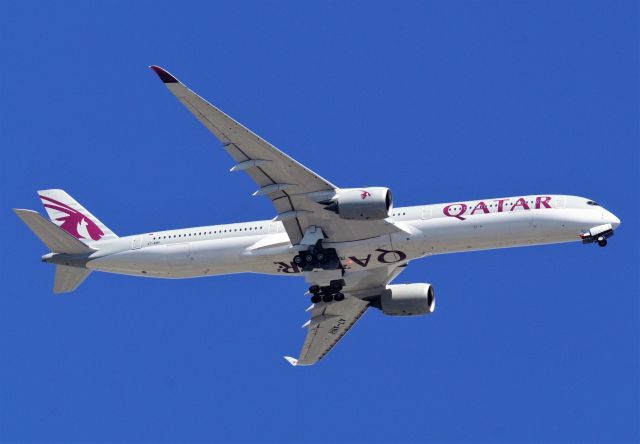 Airbus A350-900 (A7-ANH) - On final approach to DFW