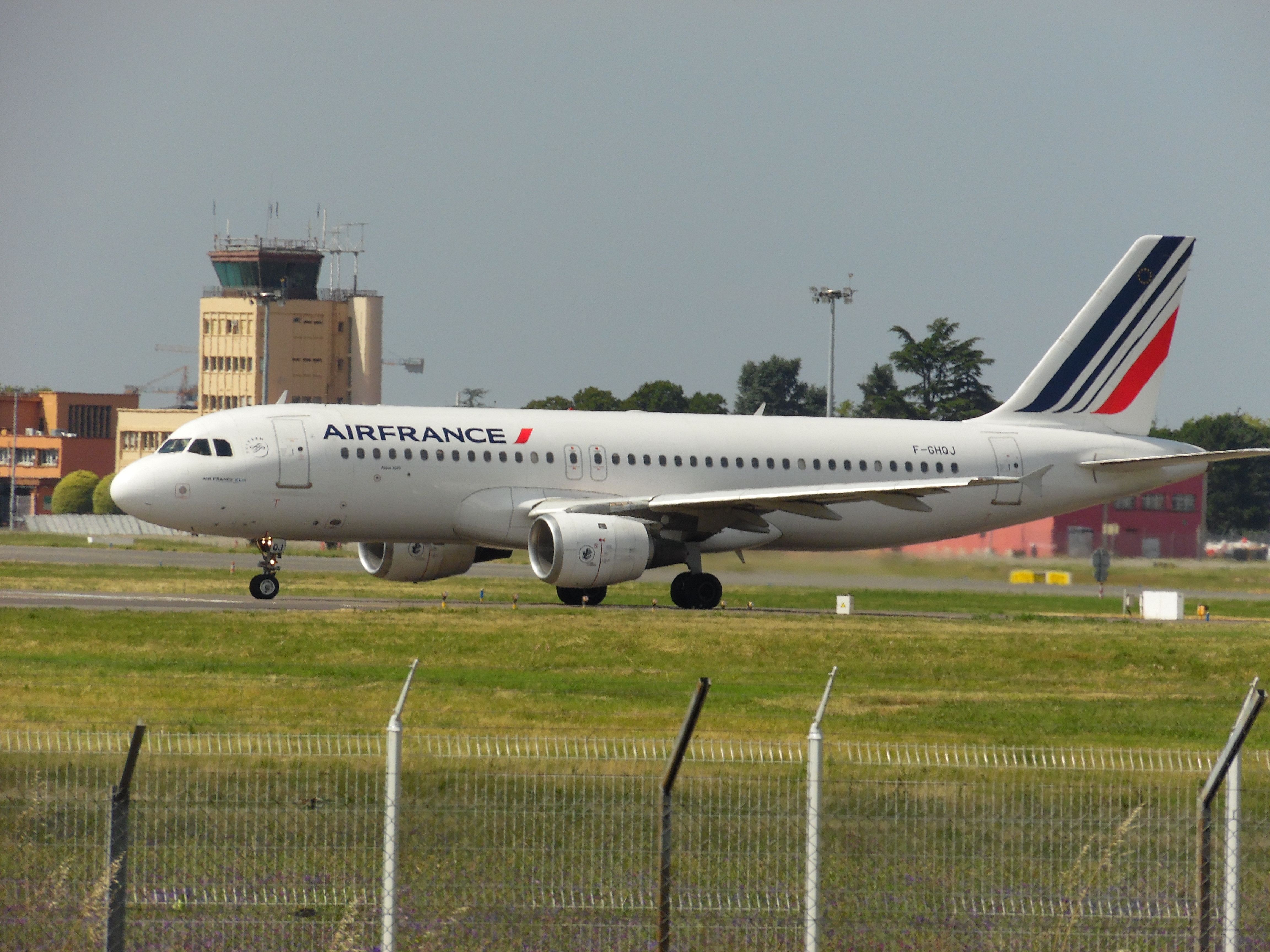 Airbus A320 (F-GHQJ)