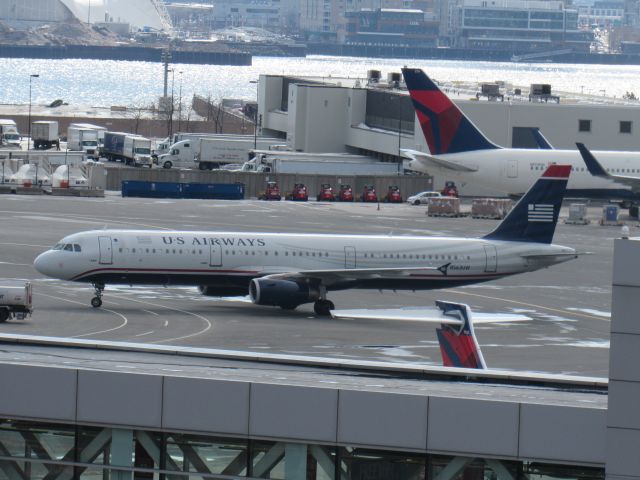 Airbus A321 (N563UW)