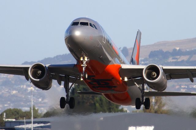 Airbus A320 (VH-VQA) - 2 MAR 2011