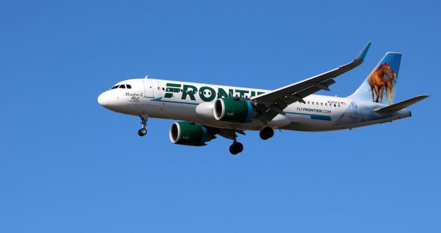 Airbus A320neo (N343FR) - On final is this 2018 Frontier Airlines Airbus 320-251N from the WInter of 2021.