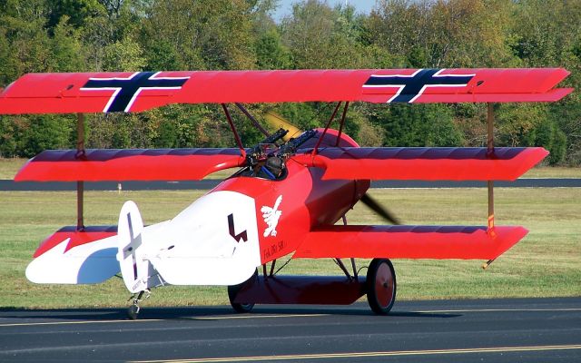 N900TP — - Fokker DR1 taxing at Lebanon, TN