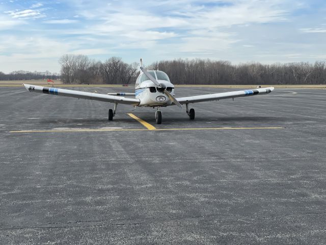 Piper Cherokee (N95217) - Just chillin on the ramp