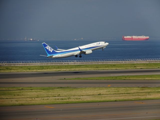 Boeing 737-700 (JA57AN) - 中部国際空港にて