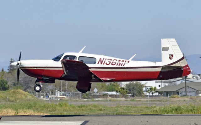 Mooney M-20 (N136MP)