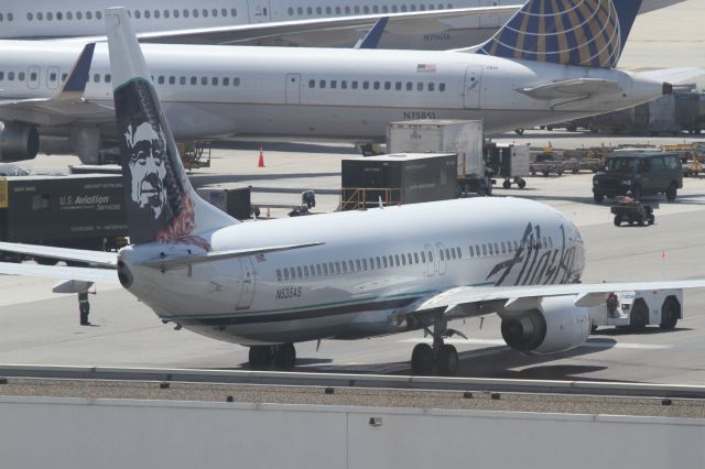 Boeing 737-700 (N535AS)