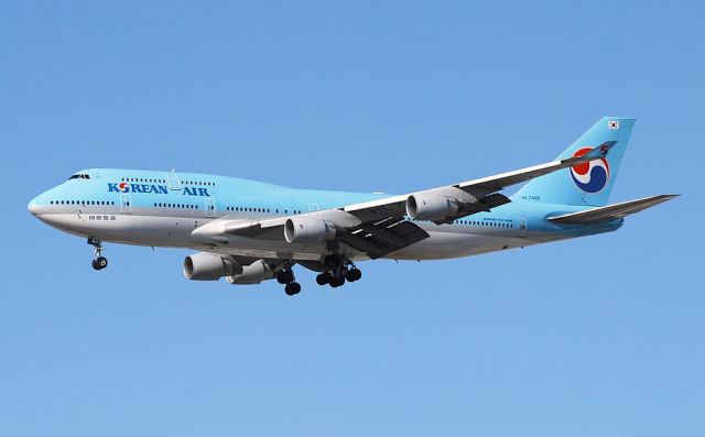 Boeing 747-400 (HL7498) - Korean Air Boeing 747-4B5 HL7498 (cn 26402/1092)  Las Vegas - McCarran International (LAS / KLAS) USA - Nevada, 9-17-2010 Photo: TDelCoro