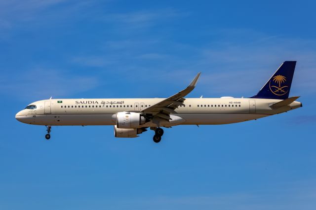 Airbus A321 (HZ-ASAB)