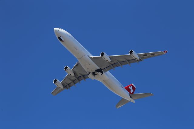 Airbus A340-300 (HB-JMD)