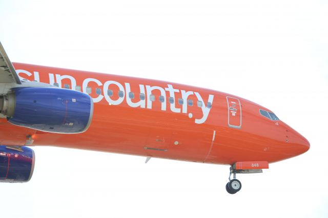 Boeing 737-800 (N848SY)