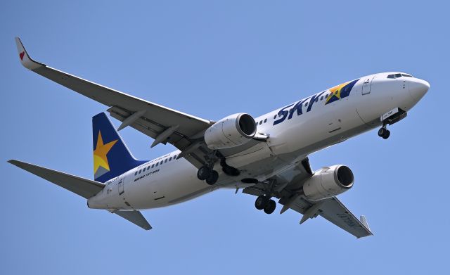 Boeing 737-700 (JA73NK) - 27.Apr.2025br /Landing at RWY22(B).br /The photo was taken at Jonanjima Seaside Park.