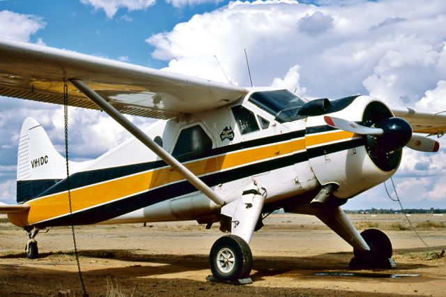 VH-IDC — - DE HAVILLAND DHC-2 BEAVER Mk1 - REG : VH-IDC (CN 1531) - DENILIQUIN AIRPORT NSW. AUSTRALIA - YDLQ 5/4/1985