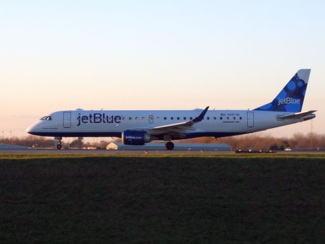 Embraer ERJ-190 (N267JB)