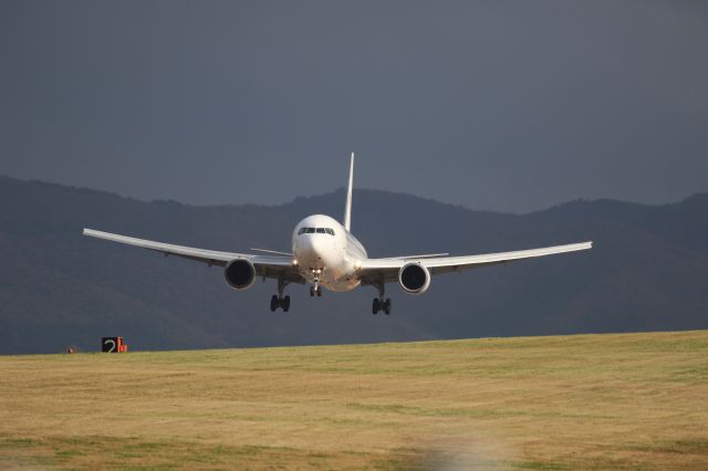 BOEING 767-300 (JA8988) - October 27th 2018;HND-HKD.