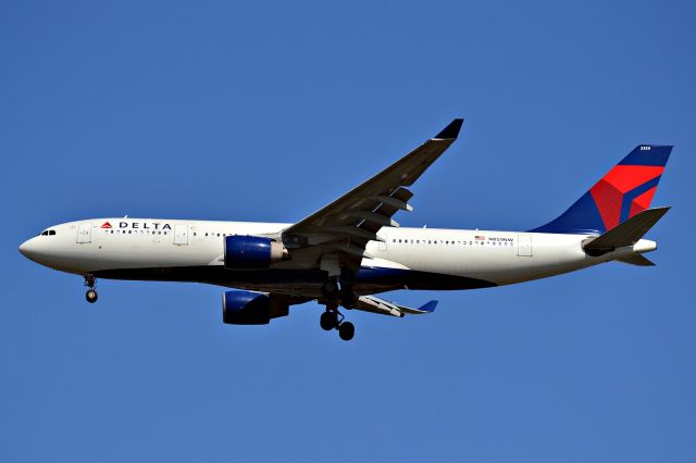 Airbus A330-200 (N859NW)