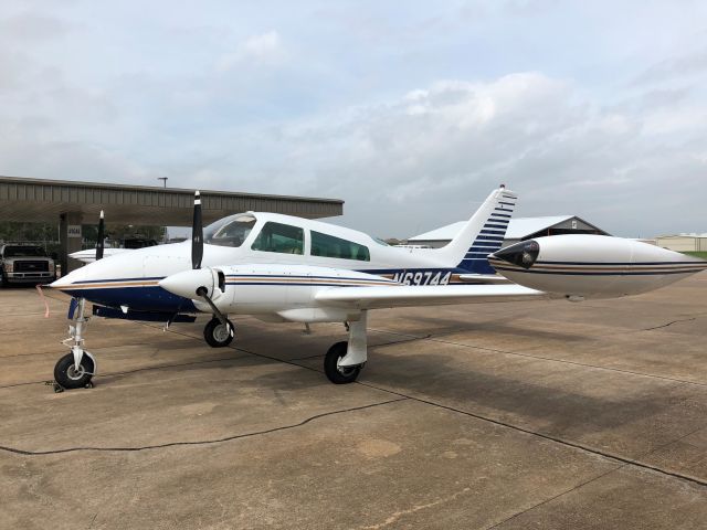 Cessna 310 (N69744)