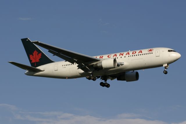 BOEING 767-200 (C-GAUN) - May 27, 2005 - approached Toronto