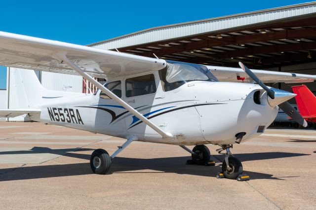 Cessna Skyhawk (N553RA)