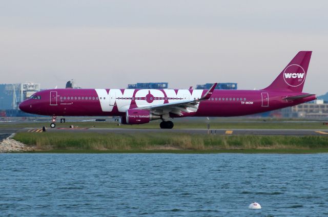 Airbus A321 (TF-MOM) - WOW 26 taxiing for the return trip back to Reykjavik 