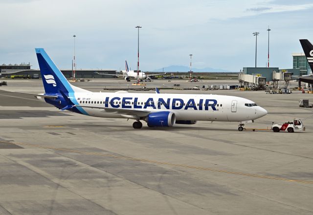 Boeing 737 MAX 8 (TF-ICT)
