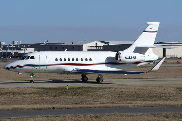 Dassault Falcon 2000 (N1824S) - Stephens jet taxis for takeoff. January 2014