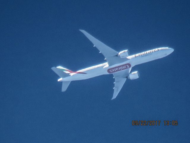 BOEING 777-300ER (A6-EPW)