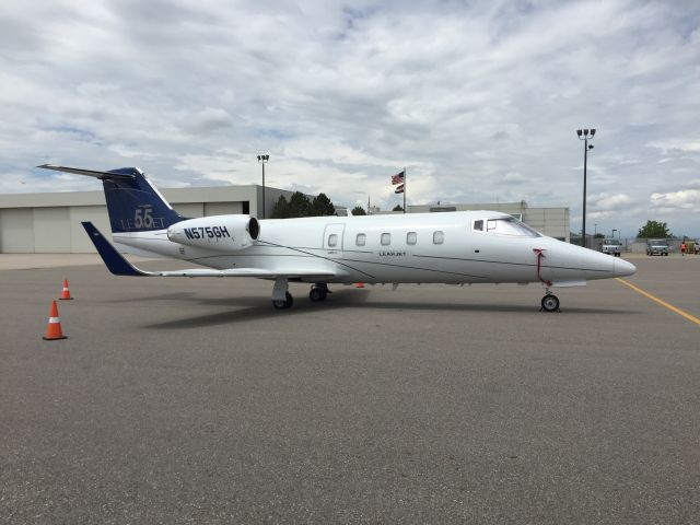 Learjet 55 (N575GH)