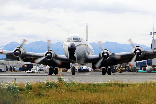 Douglas DC-6 (N9056R)